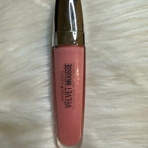 💚4/$10 Hard Candy Velvet Mousse Lip Gloss - Soft Pink